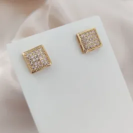 BRINCO QUADRADO CRAVEJADO EM MICRO ZIRCONIA 10MM