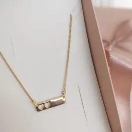 COLAR COM PLACA LISA E 2 CORAÇÕES VAZADOS