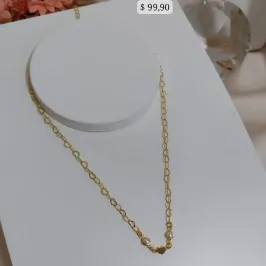 COLAR INFANTIL COM PEROLAS E PLACA DE CORAÇÃO