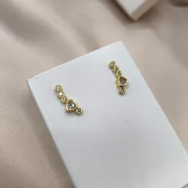 BRINCO EARCUFF 4 PONTOS E 1 CORAÇÃO DE ZIRCONIA