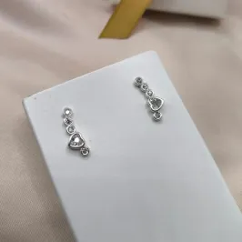 BRINCO EARCUFF 4 PONTOS E 1 CORAÇÃO DE ZIRCONIA