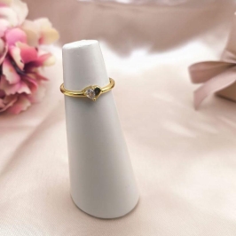 ANEL COM CORAÇÃO METADE LISO E METADE PEDRA DE ZIRCONIA