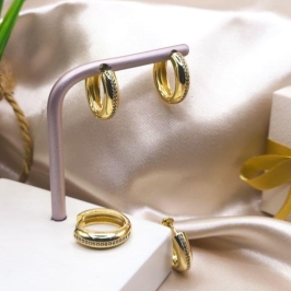 ARGOLA BOLEADA OCA COM V1 FILA DE ZIRCONIA NO MEIO