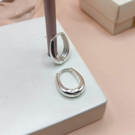 ARGOLA EM FORMA DE GOTA BOLEADA