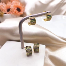 BRINCO ARGOLA COM 4 FILAS DE ZIRCONIAS COLORIDAS