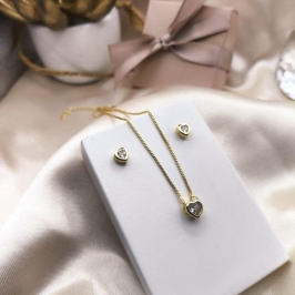 CONJUNTO CORAÇÃO PEDRAS DE ZIRCONIA CAIXA FECHADA