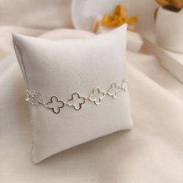 PULSEIRA DE TREVOS VAZADOS