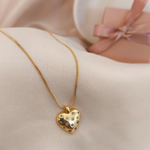 COLAR COM CORAÇÃO E PEDRAS DE ZIRCONIA SEPAREDAS