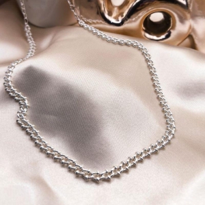 CHOKER ESTILO NO CORDA COM CIRCULOS NAS LATERAIS