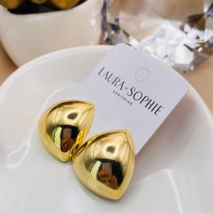 BRINCO ORGANICO TRIANGULO BOLEADO LISO