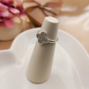 ANEL LISO COM TREGRO GRANDE CRAVEJADO EM MICRO ZIRCONIA