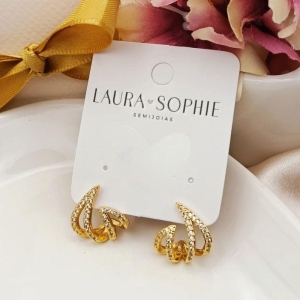 BRINCO CURVADO PARA TRÁS RAVEJADO EM MICRO ZIRCONIA