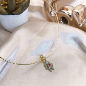 CHOKER ARO COM MENINA CRAVEJADO EM MICRO ZIRCONIA