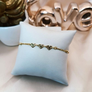 PULSEIRA COM TRES CORAÇOES E QUATRO BOLINHAS