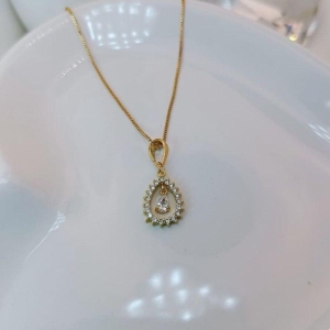 COLAR COM PINGENTE GOTA COM ZIRCONIA