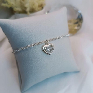 PULSEIRA CORAÇÃO COM NOME LOVE E ZIRCONIA