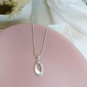 COALR OVAL EM 3D CRAVEJADO EM MICRO ZIRCONIA E LISO