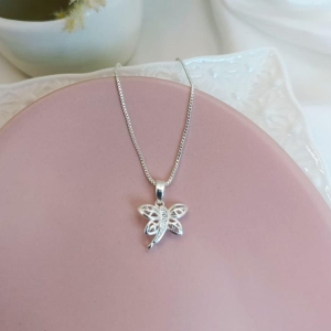 COLAR LIBELULA CRAVEJADO EM MICRO ZIRCONIA  NO MEIO