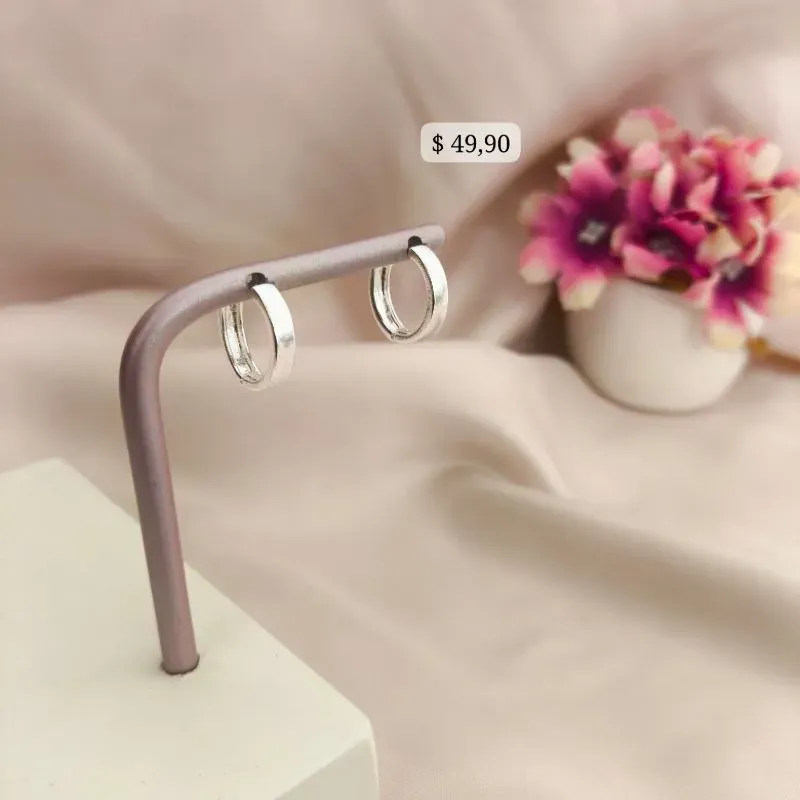 ARGOLA LISA EM FORMA QUADRICULADA TAM G B. PRATA 925 TAM G