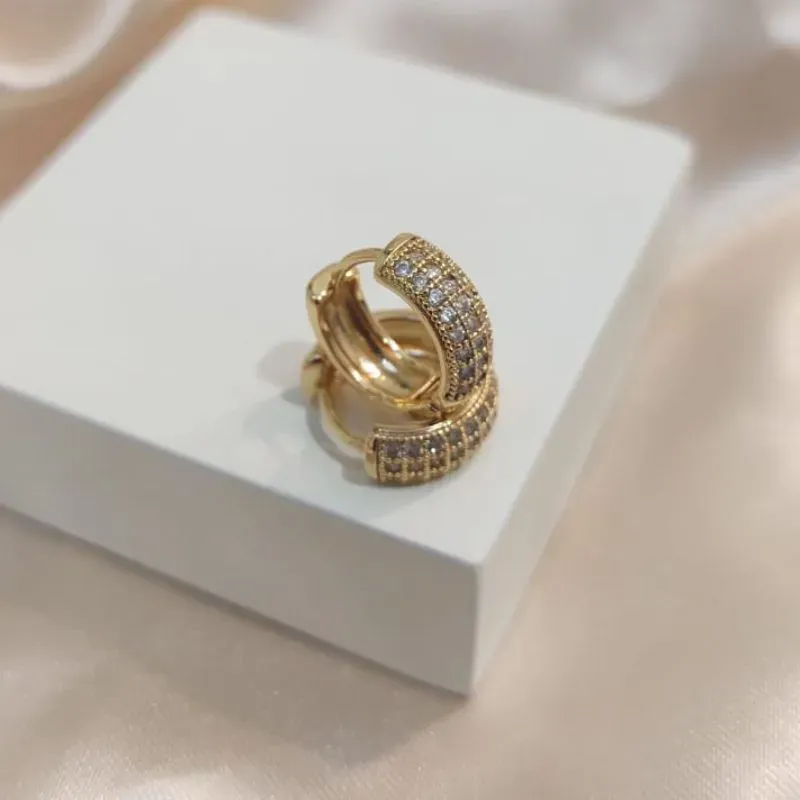 BRINCO ARGOLA COM 3 FILA DE ZIRCONIA 14MM