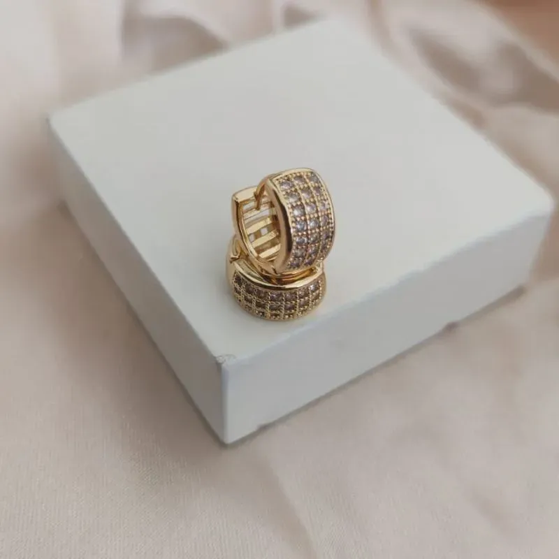 BRINCO ARGOLA COM 3 FILAS DE ZIRCONIA 12mm