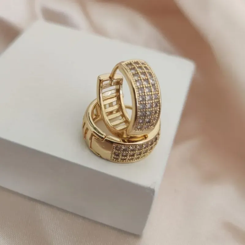 BRINCO ARGOLA COM 3 FILAS DE ZIRCONIA 17mm