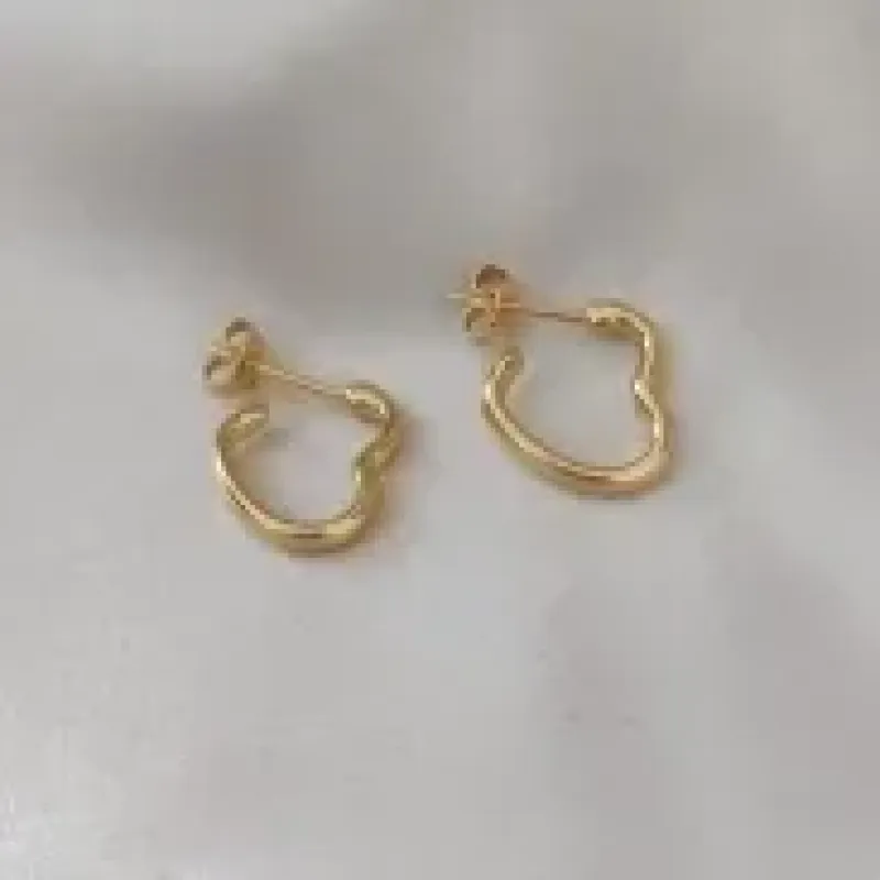 BRINCO ARGOLA CORAÇÃO FINO ARREDONDADA 12MM