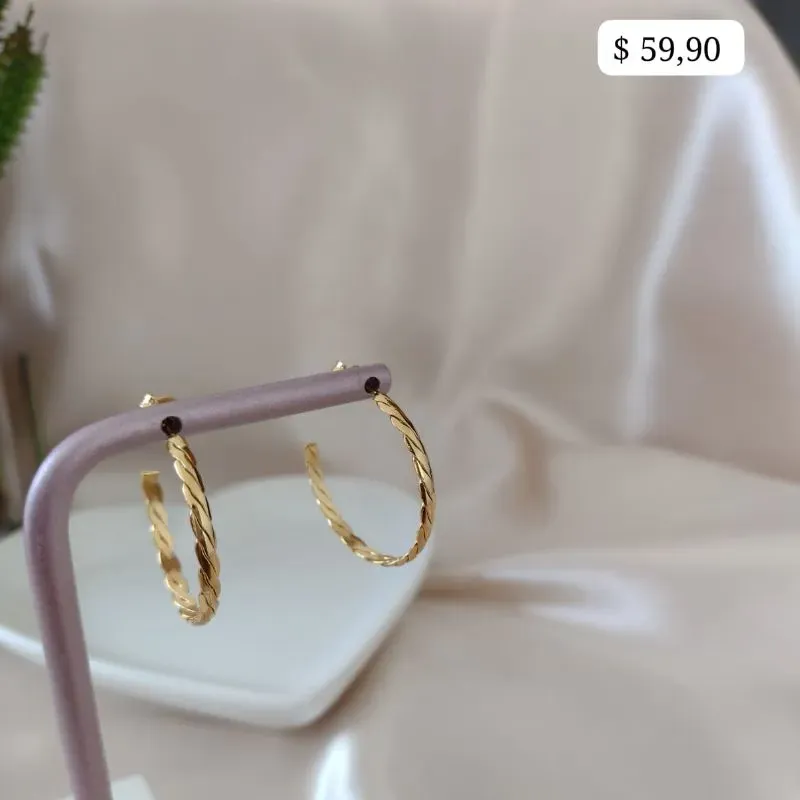 BRINCO ARGOLA CRATADA LISA LISTRAS FRENTE 30MM