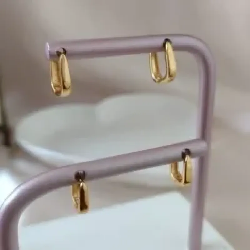 BRINCO ARGOLA DUPLA QUADRADA LISA