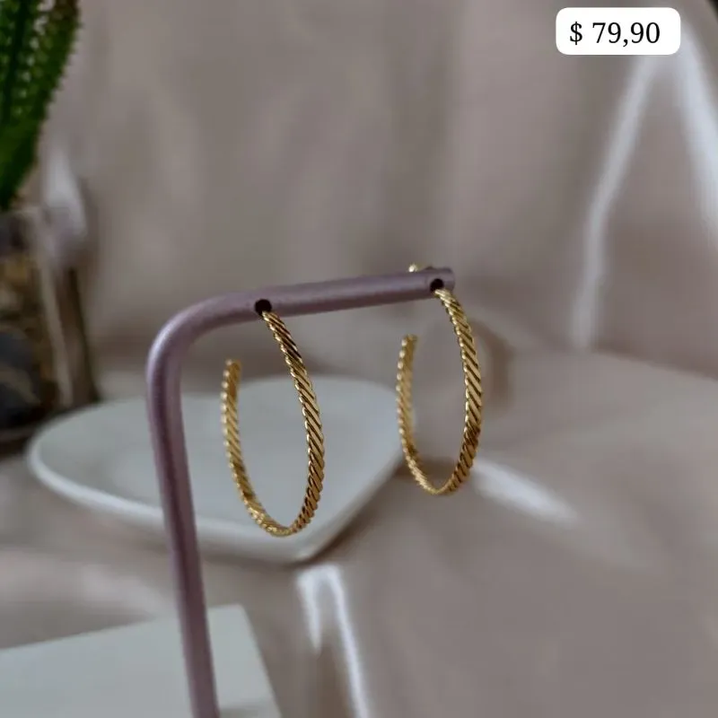 BRINCO ARGOLA FRISOS DIAGONAL LISO 40MM