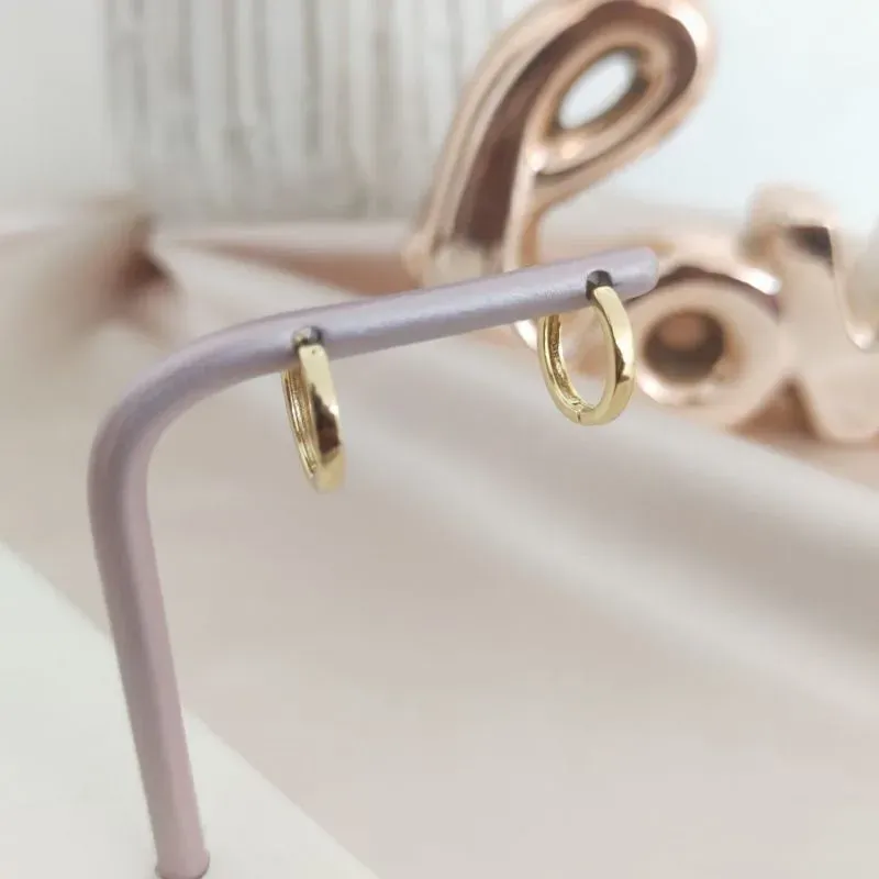 BRINCO ARGOLA QUADRICULADA REDONDA LISA