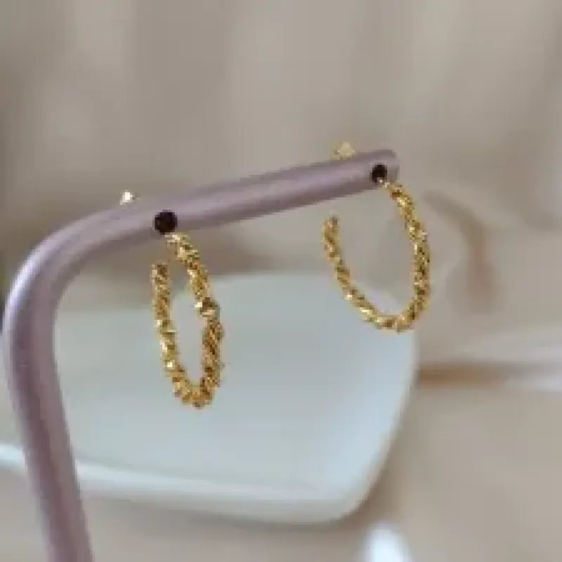 BRINCO ARGOLA TRANÇADA CRAQUELADA E LISA 22MM