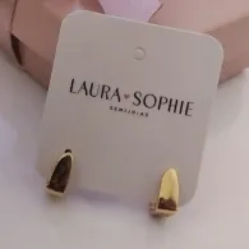 BRINCO ARGOLA TRIANGULAR 11 MM