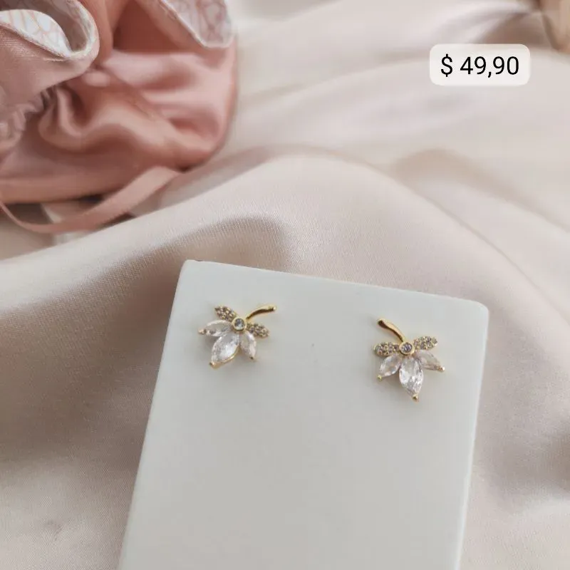 BRINCO CACHO DE FLOR CRAVEJADO EM MICRO ZIRCONIA