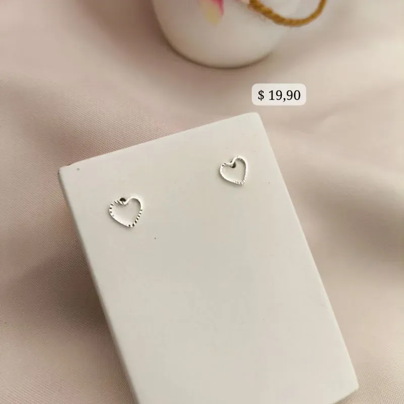 BRINCO CORAÇÃO BORDA CRAQUELADA VAZADO B. A PRATA 925