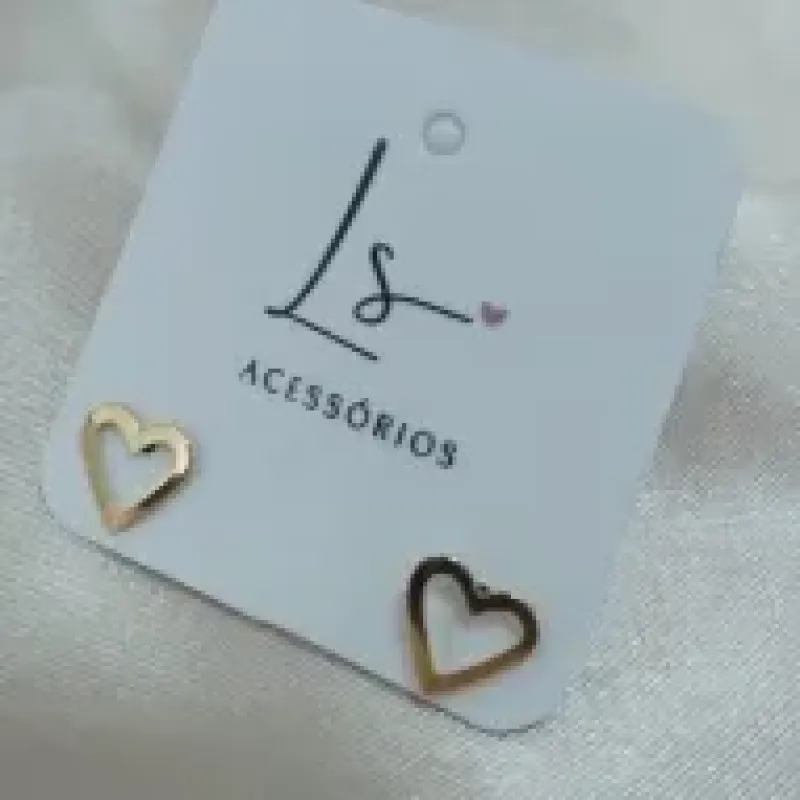 BRINCO CORAÇÃO LISO VAZADO