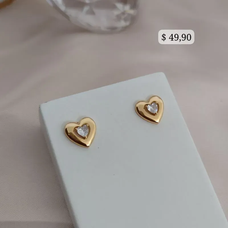 BRINCO DE CORAÇÃO COM PEDRA DE MICRO ZIRCONIA NO MEIO