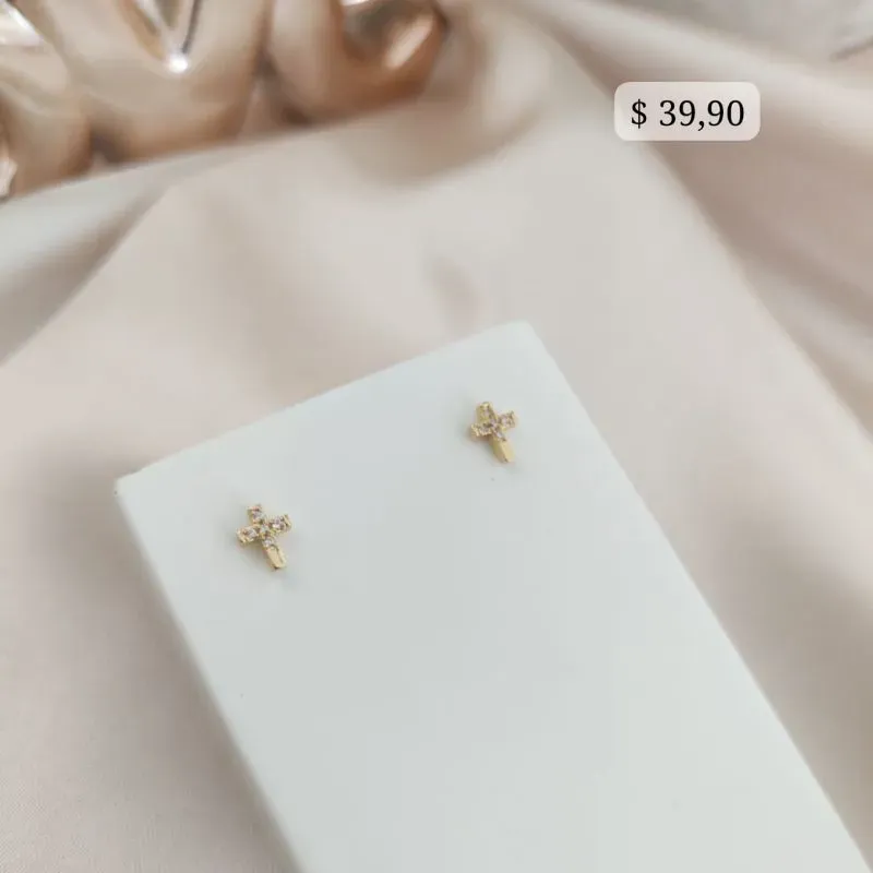 BRINCO DE CRUZ MINI CRAVEJADA EM ZIRCONIA