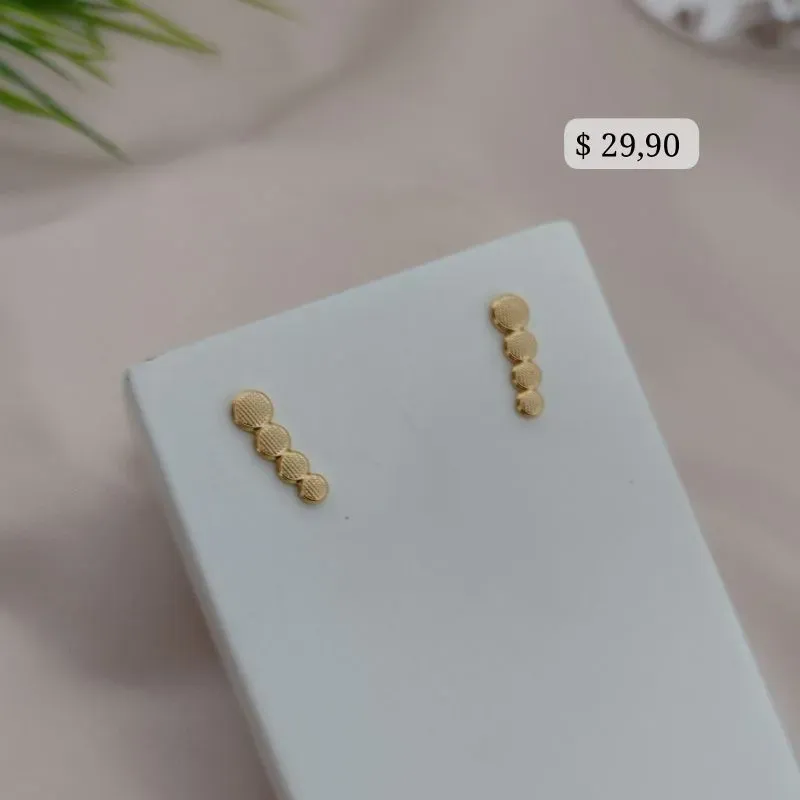 BRINCO EARCUFF DE CIRCULOS FOSCOS