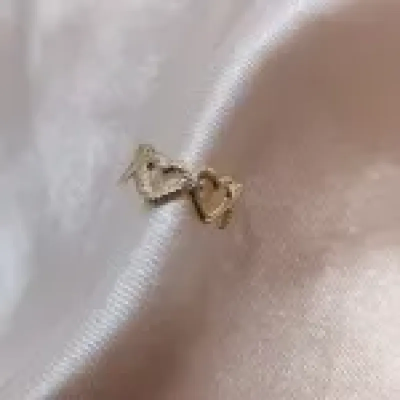 BRINCO FAKE CORAÇÃO LISO E CRAQUELADO