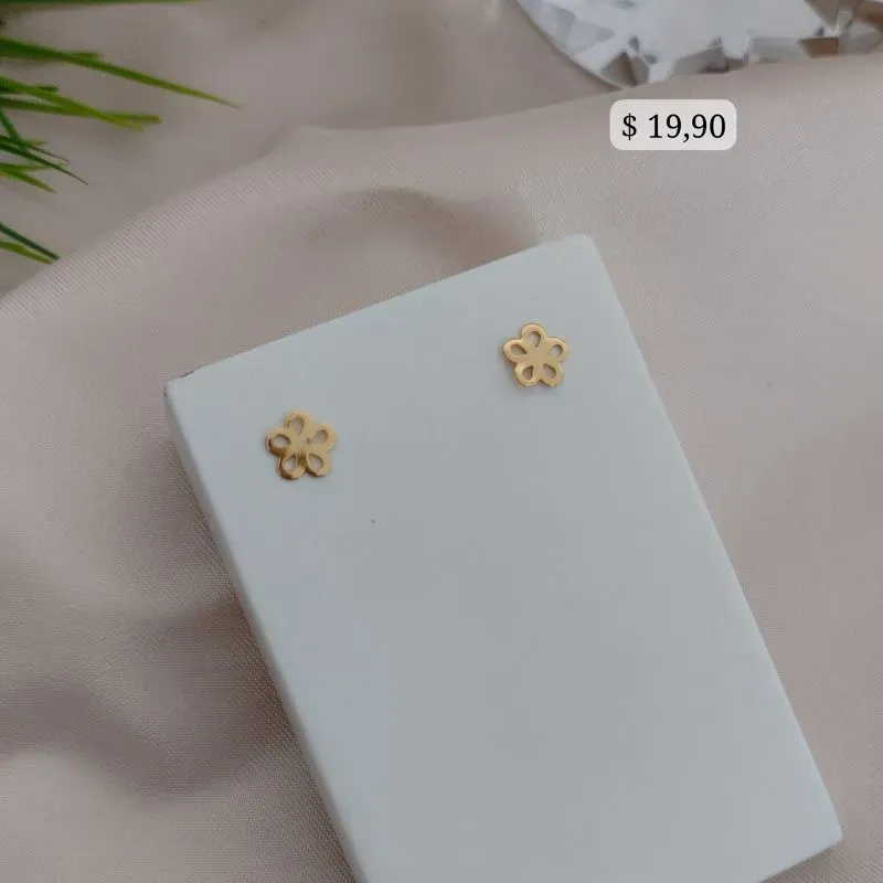 BRINCO FLOR CHAPINHA VAZADA LISA