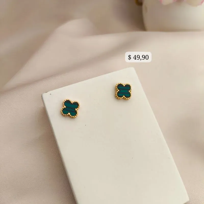 BRINCO FLOR TREVO VERDE COM LISTRAS