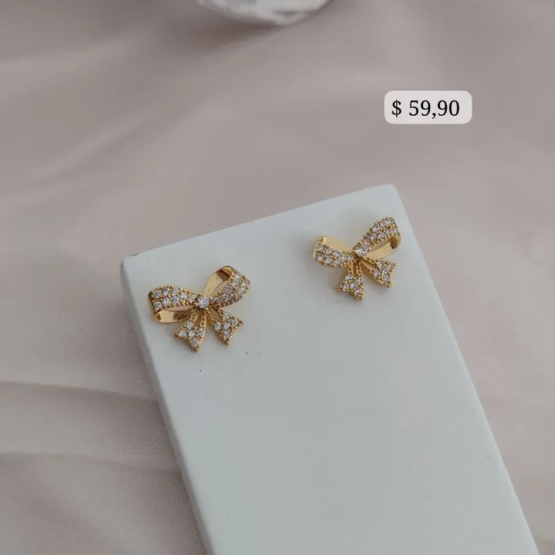 BRINCO LAÇO CRAVEJADO EM MICRO ZIRCONIA E LISO