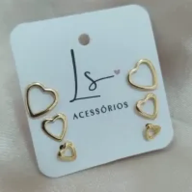 BRINCO TRIO DE CORAÇÃO VAZADO LISO