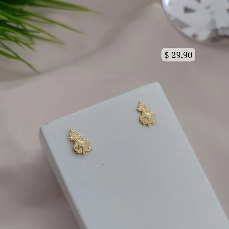 BRINCO UNICORNIO EM CHAPINHA LISA