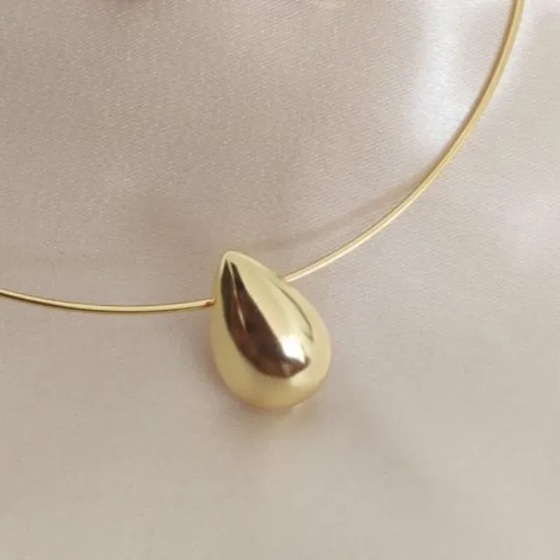 CHOKER ARO COM PINGENTE GOTA