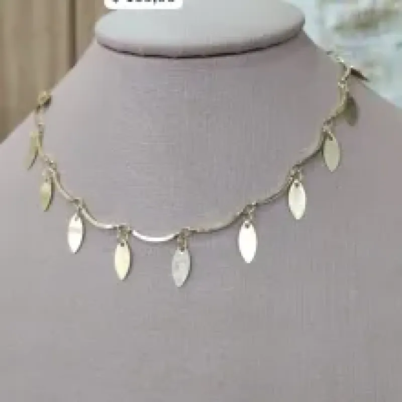 CHOKER BASTÃO COM PLASCAS OVAIS