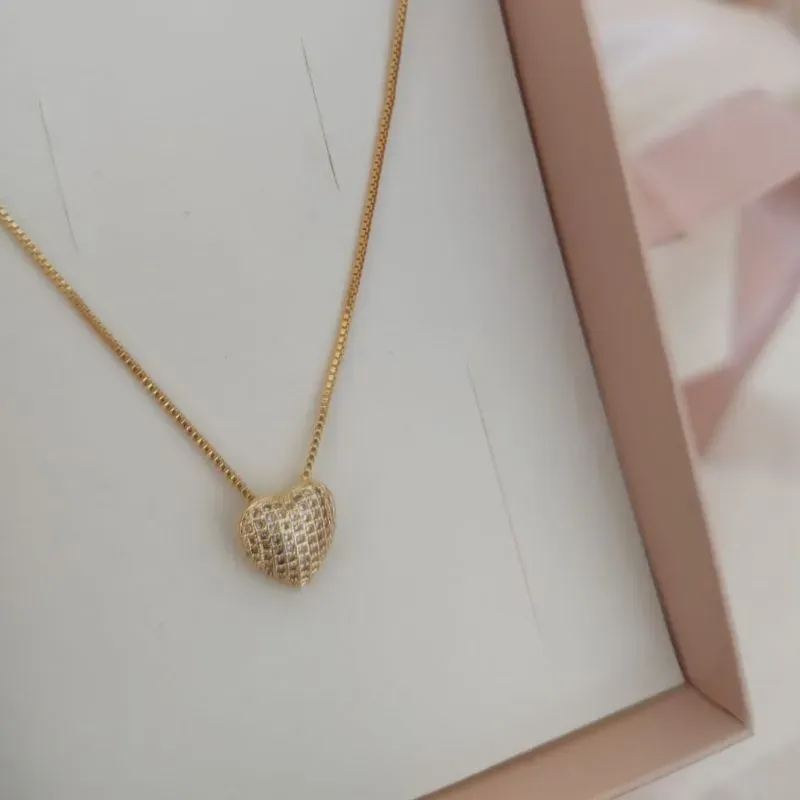 COLAR COM CORAÇÃO CRAVEJADO EM MICRO ZIRCONIA