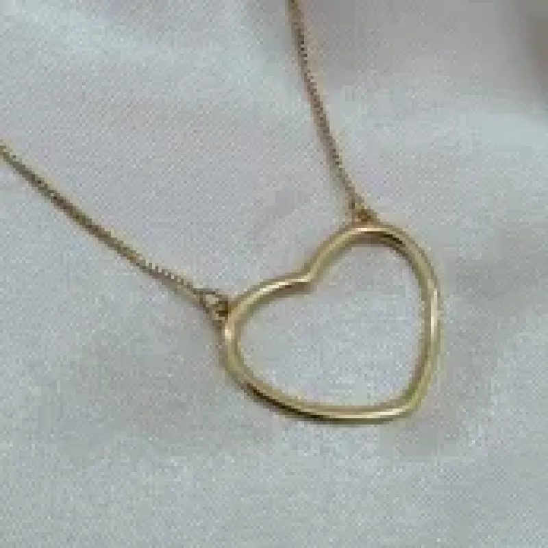 COLAR VENESIANA PINGENTE CORAÇÃO VAZADO LISO 19MM