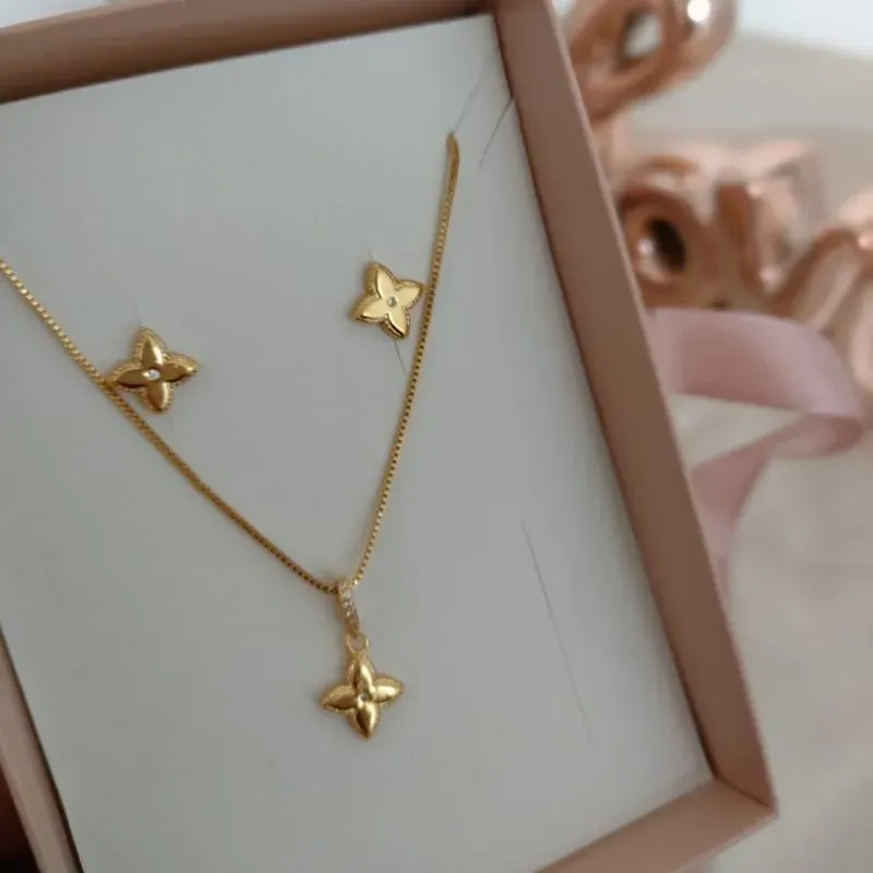 CONJUNTO VENEZIANA ESTRELA DE 4 PONTAS